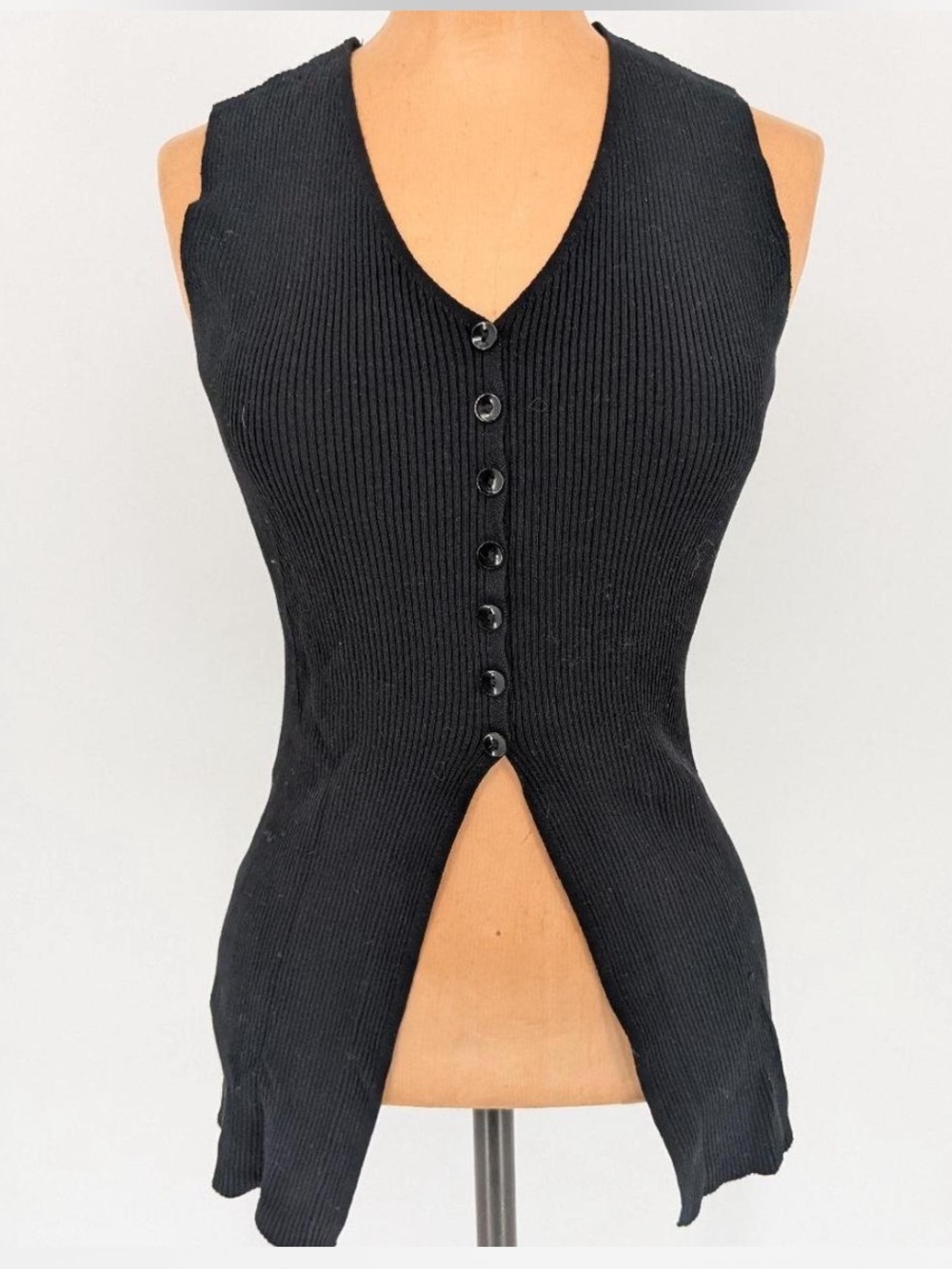 Rivir black effortless sleeveless ribbed button front knit top slit front hem